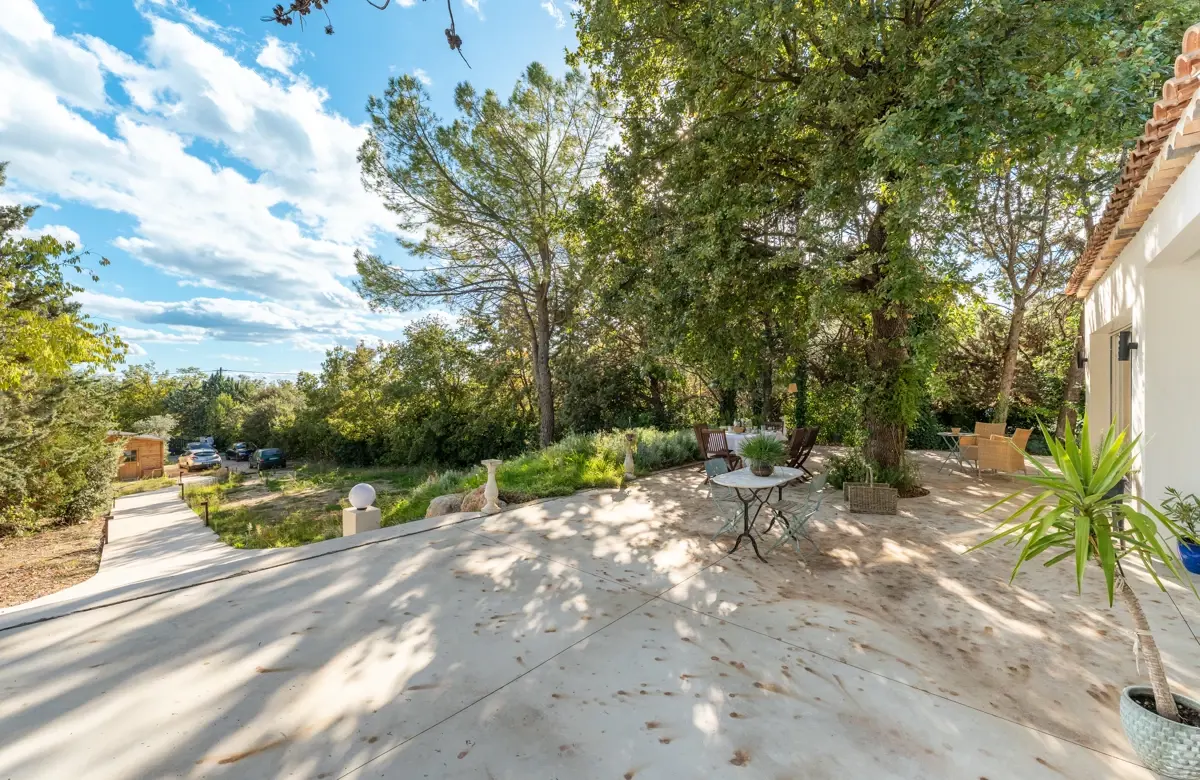 Photo 2 - Maison de plain-pied avec jardin et garage - Chemin de Rastel à Éguilles