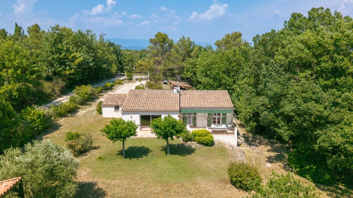 Photo 3 - Maison de plain-pied 120 m² sur 4 000 m² de terrain – Un havre de paix aux portes d’Aix-en-Provence