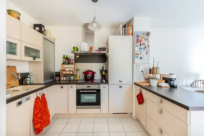 Cabriès – Haut de villa T5 de 124 m² avec jardin, terrasse et 3 stationnements — 2