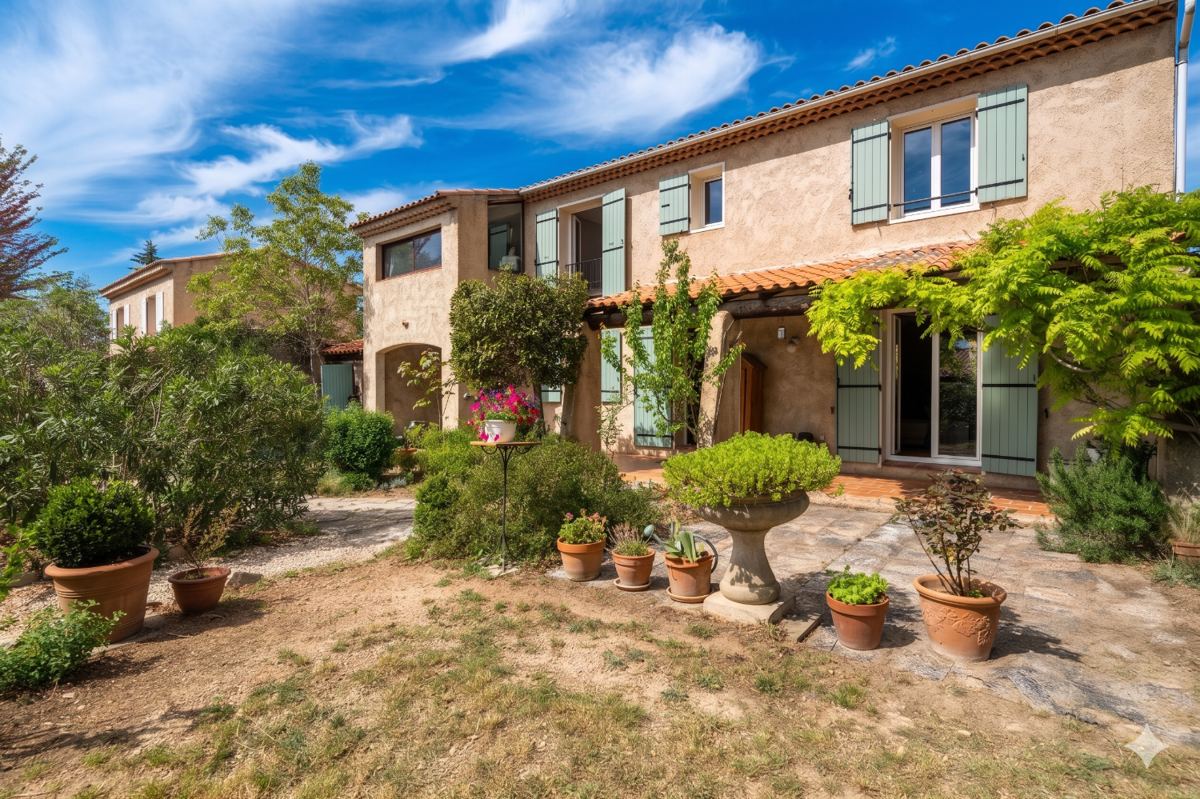 Photo 1 - Maison familiale avec piscine et atelier indépendant à Venelles