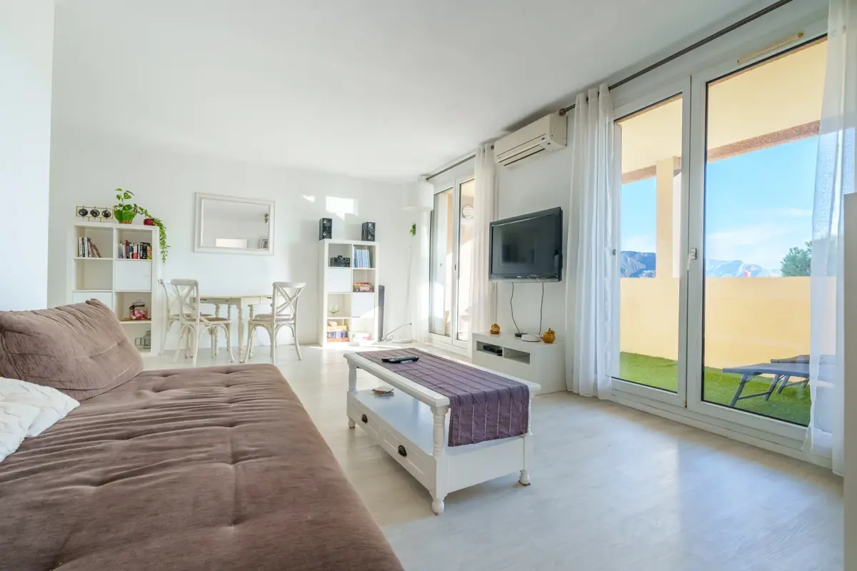 Photo 2 - Appartement de type 4 avec terrasse dans le 12e arrondissement de Marseille