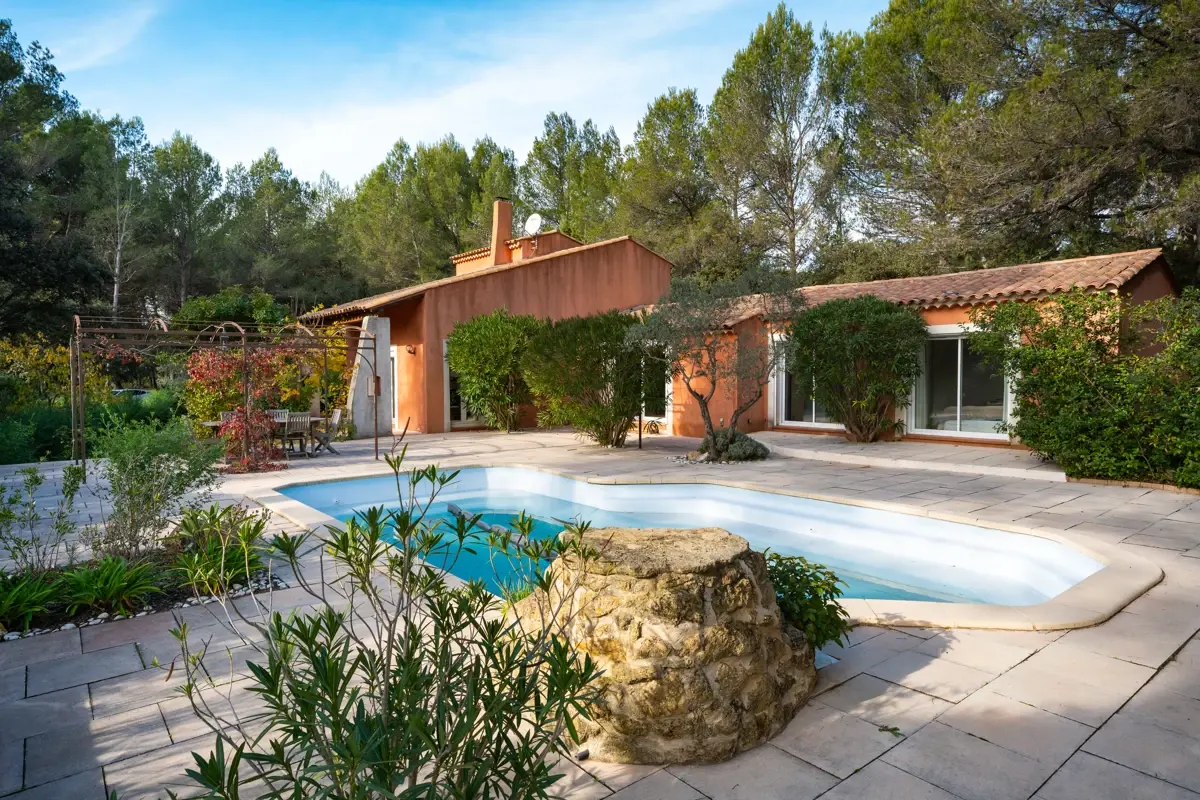 Photo 1 - Maison 5 pièces - 4 chambres - Piscine - Jardin arboré 4375 m2 - Lambesc 