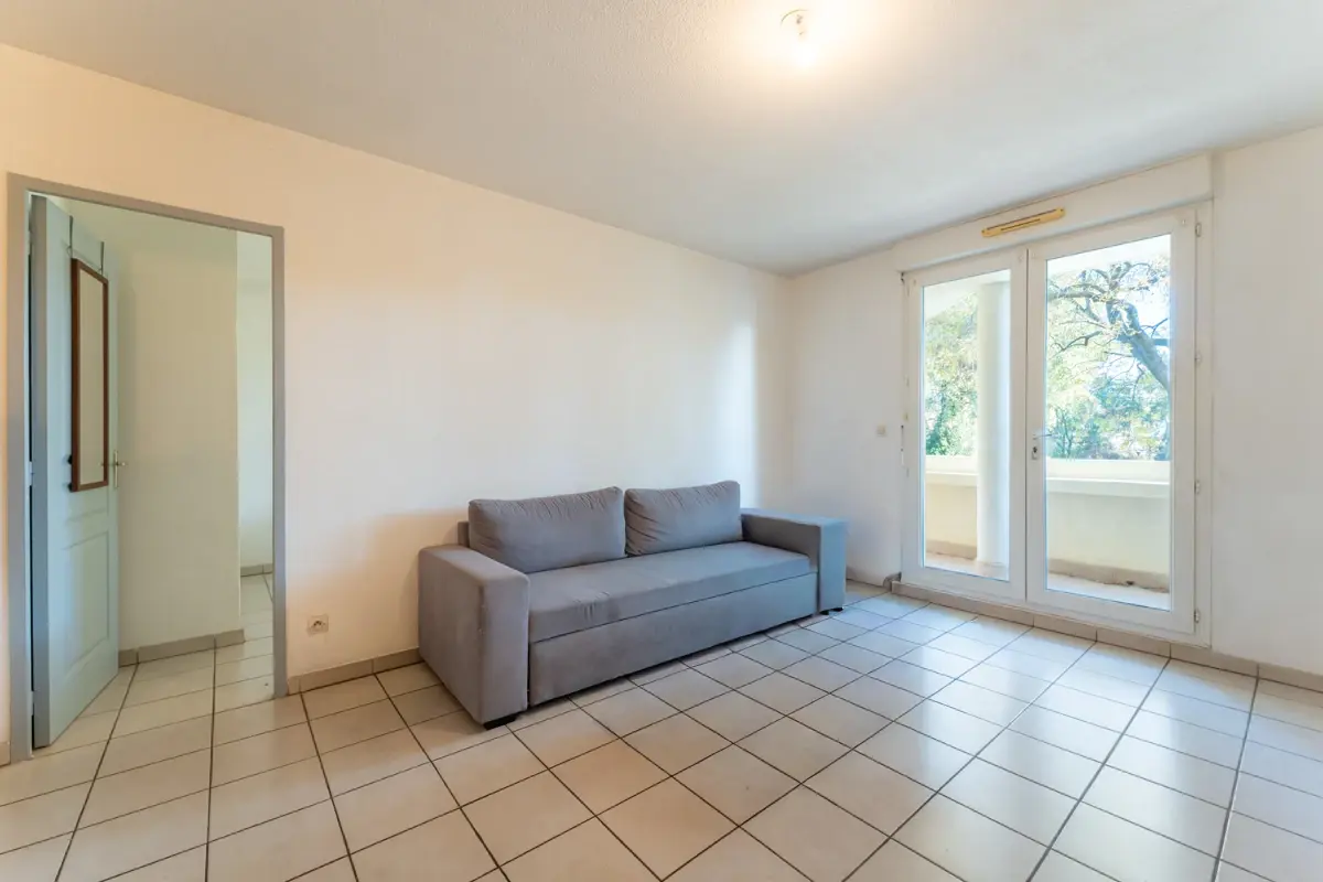 Photo 2 - Appartement T2 avec terrasse, place de parking et box