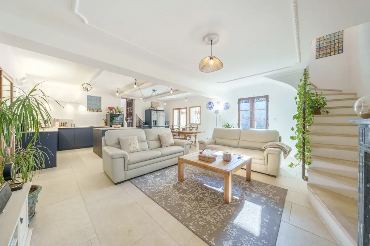 Photo 2 - Maison 200m2 sur terrain de 10 000m2 - Venelles