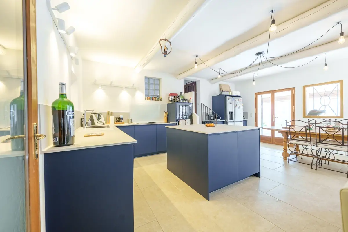 Photo 3 - Maison 200m2 sur terrain de 10 000m2 - Venelles