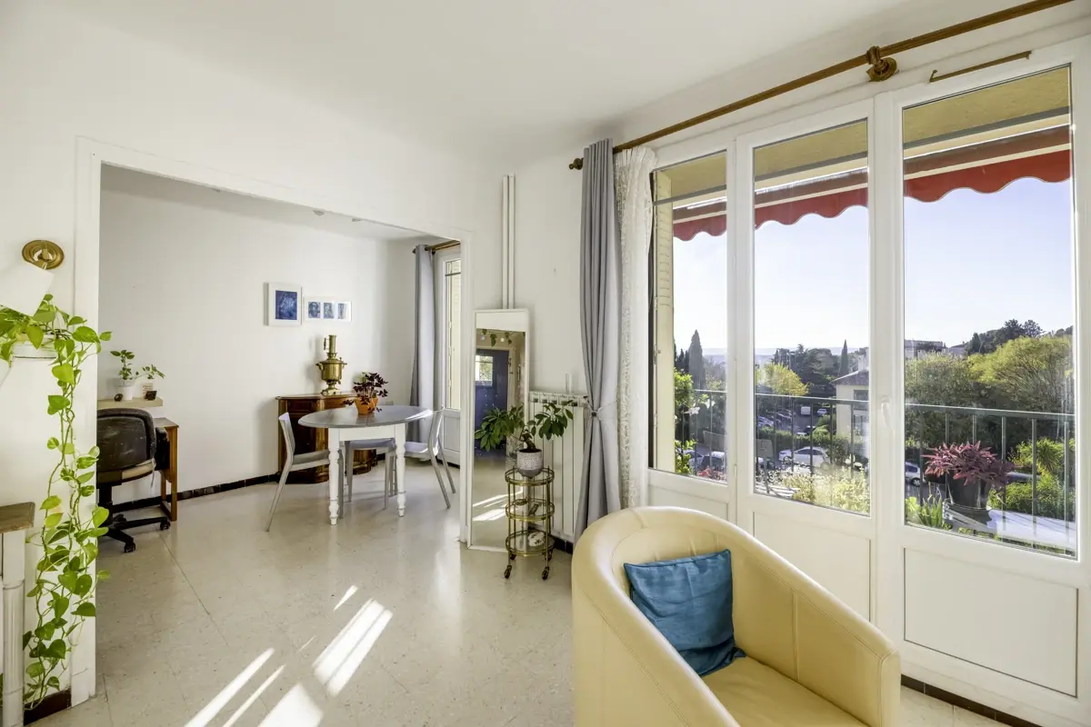 Photo 2 - T4 aménagé en T3 lumineux avec vue dégagée