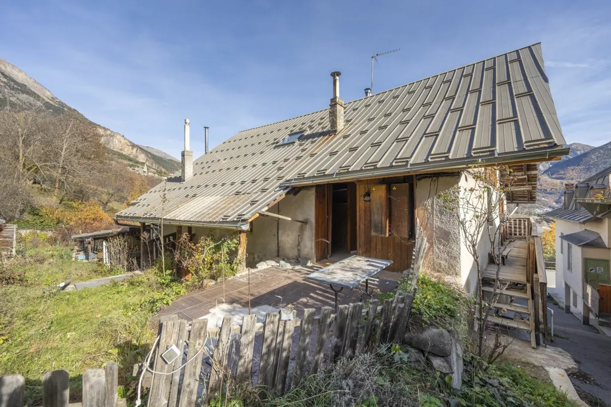 Photo 2 - Maison de 400 m2 à rénover à Châteauroux-les-Alpes