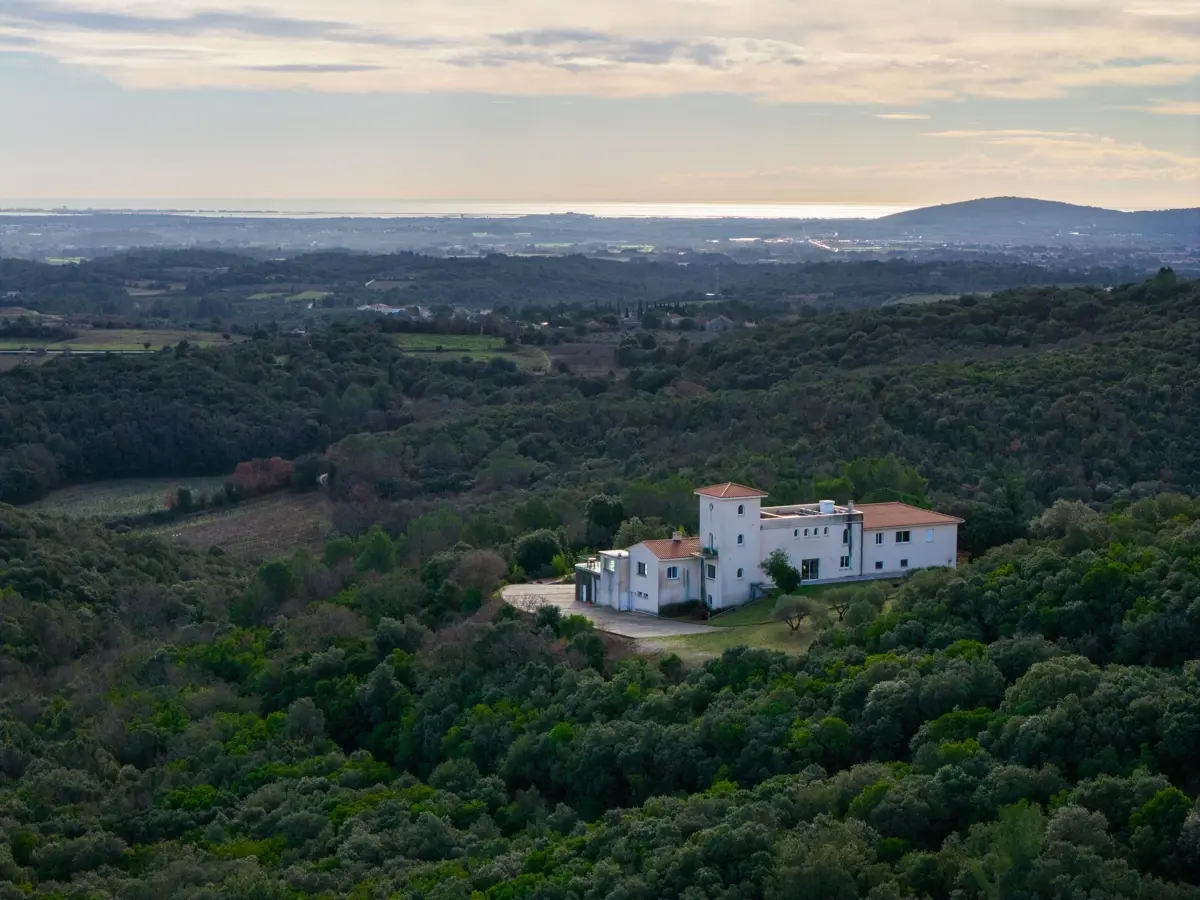Photo 5 - propriété 10 pièces - 32ha - 980m2 - Vue spectaculaire sur la région et la mer 