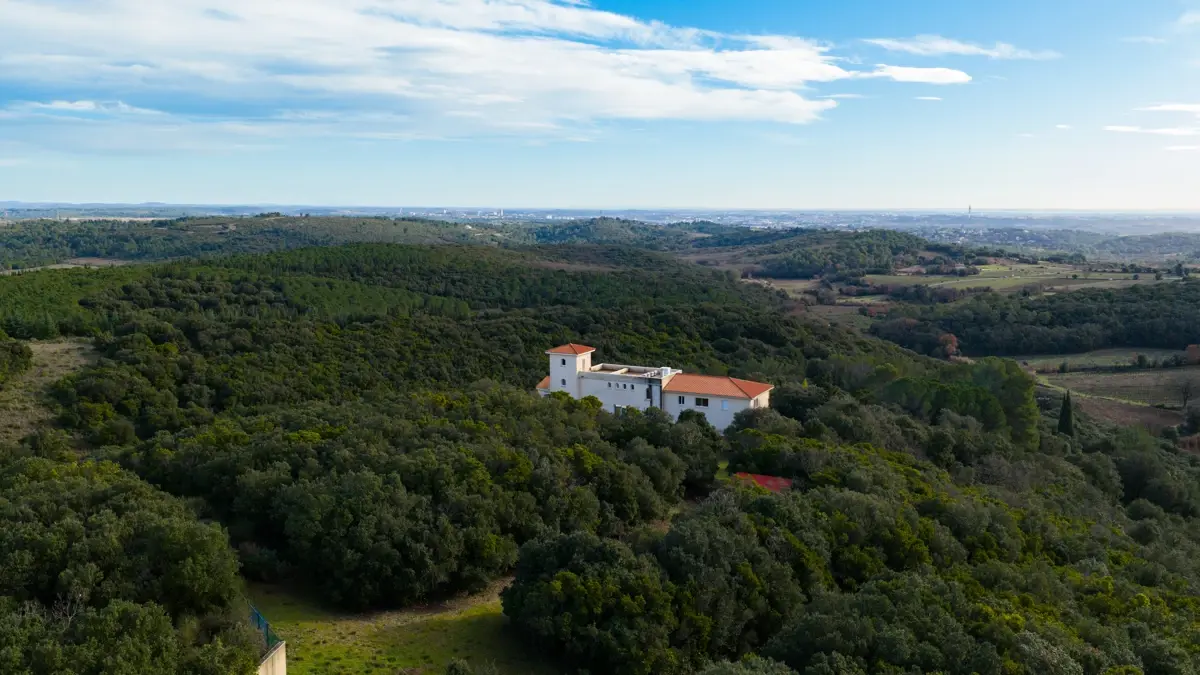 Photo 4 - propriété 10 pièces - 32ha - 980m2 - Vue spectaculaire sur la région et la mer 