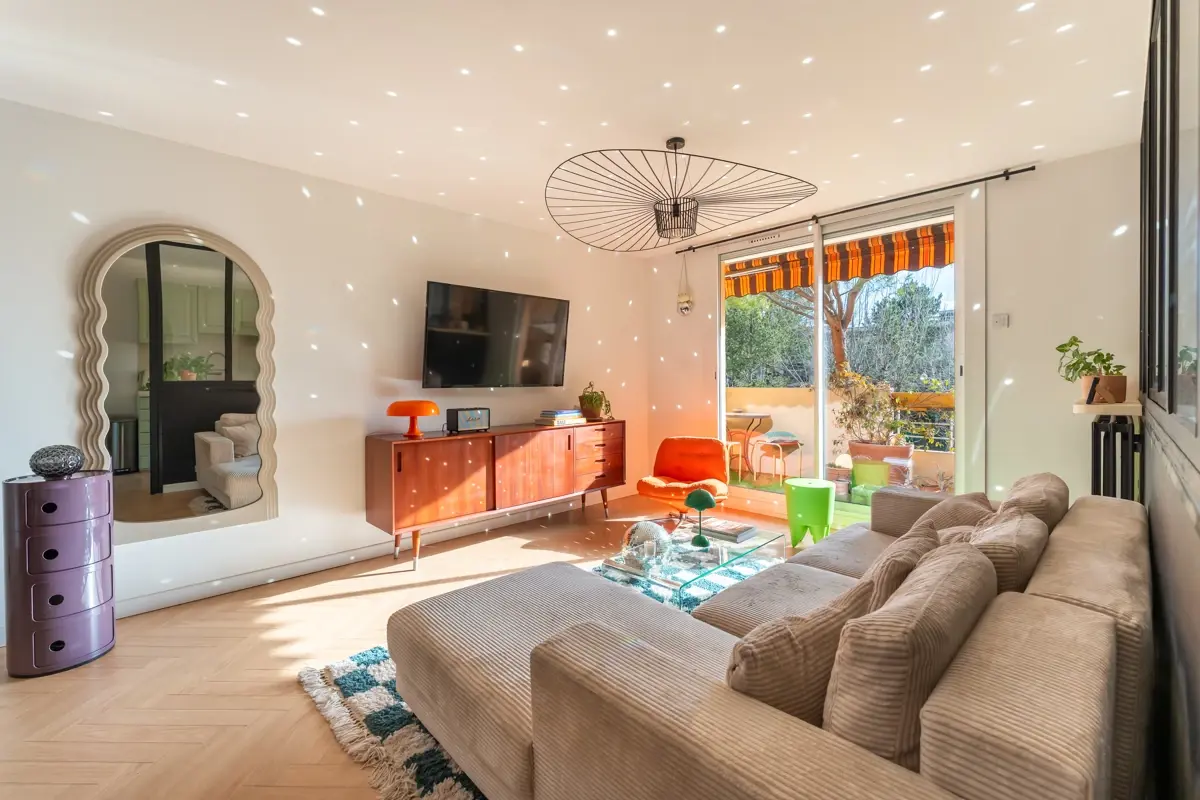 Photo 3 - Superbe T3 Traversant Rénové de 88m² – Terrasse & Garage, Secteur Axium