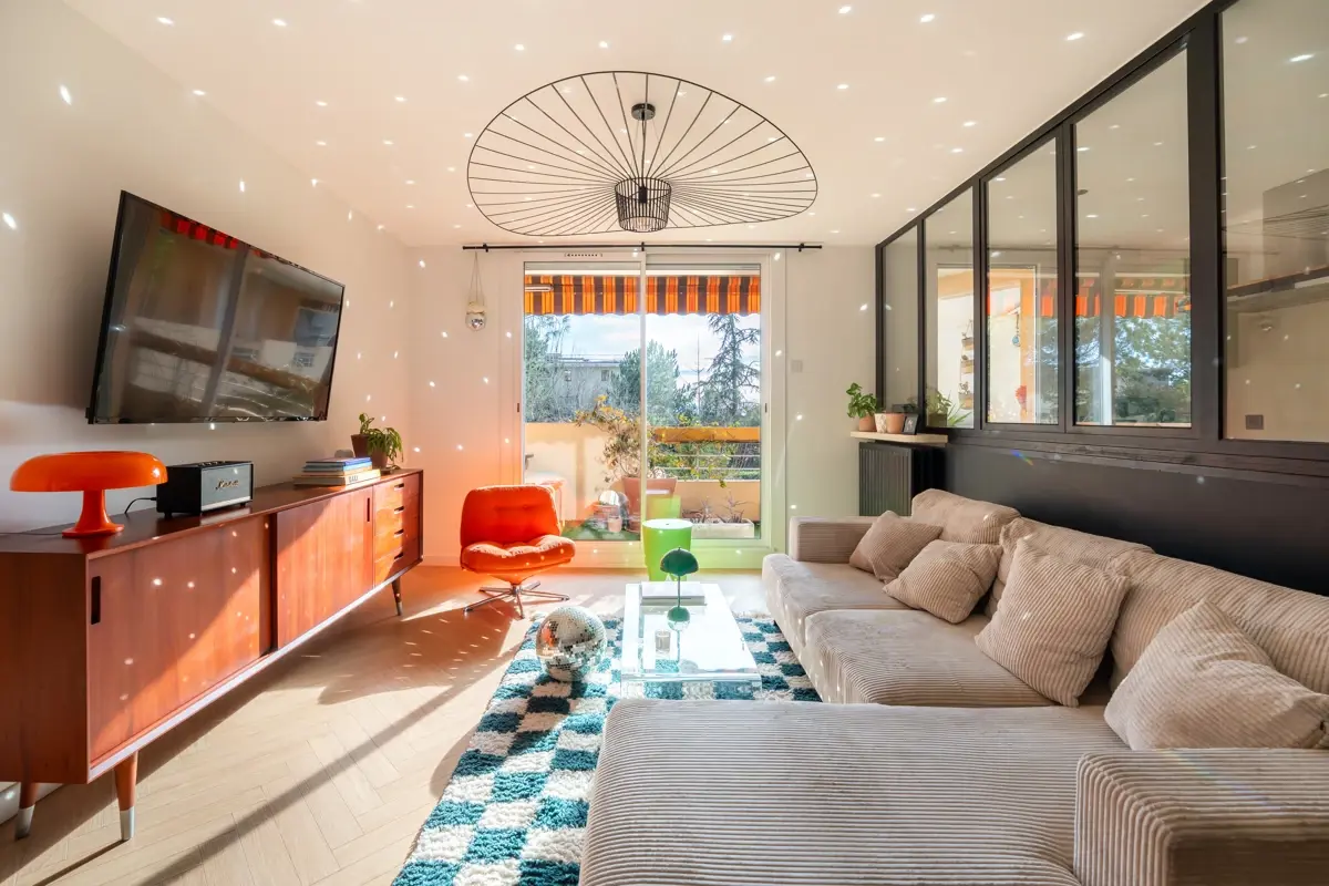 Photo 4 - Superbe T3 Traversant Rénové de 88m² – Terrasse & Garage, Secteur Axium