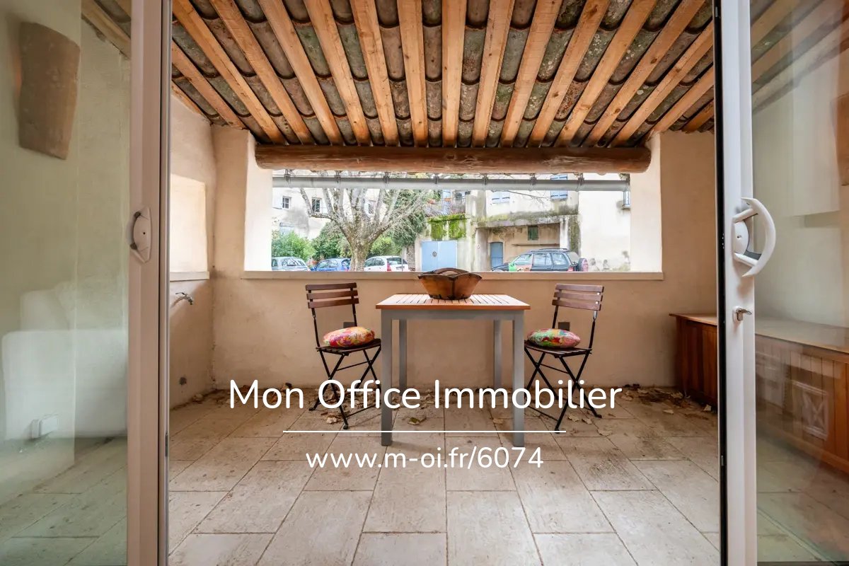 Bastide familiale avec dépendances et grand terrain à pied de La Tour d'Aigues — 10