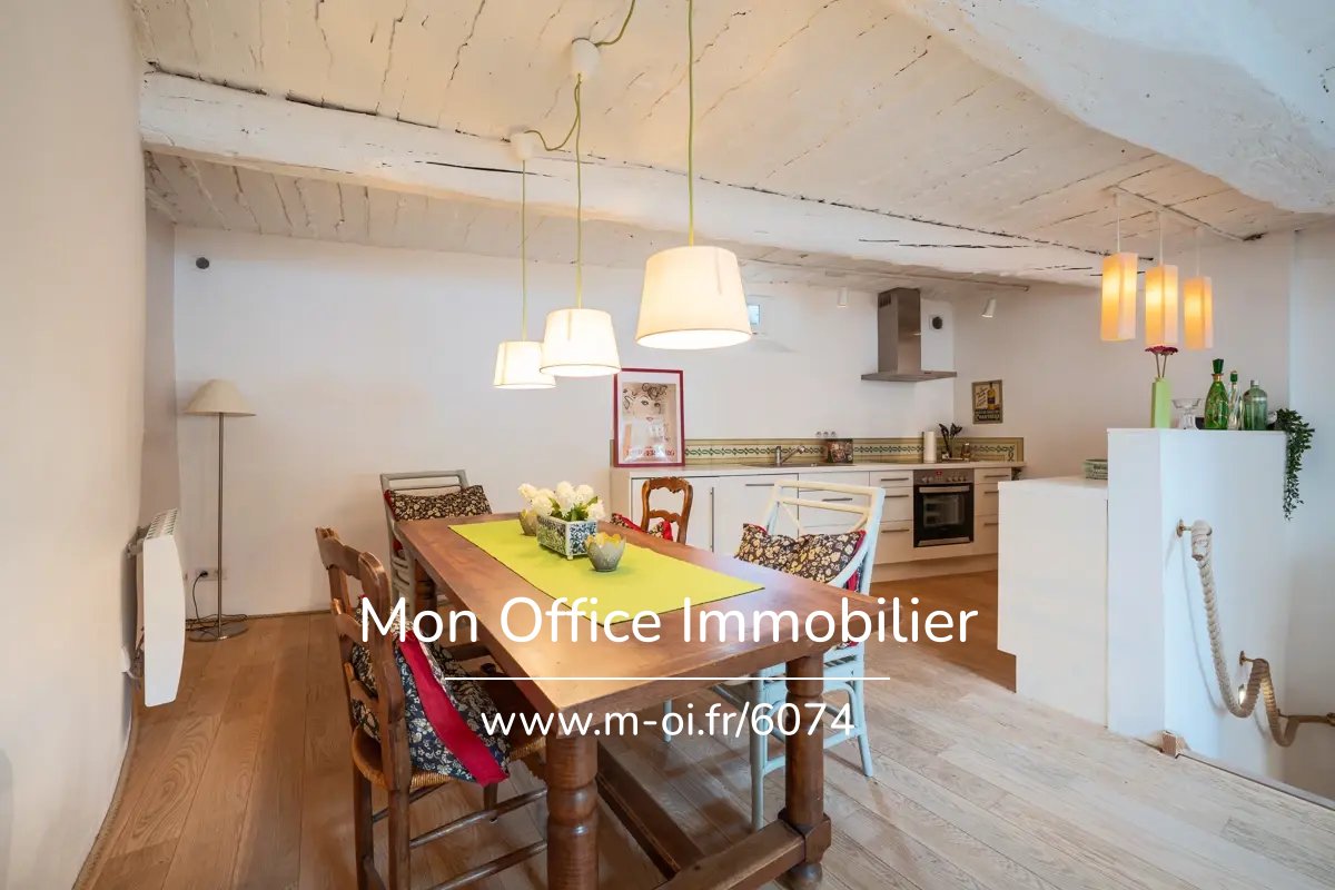 Bastide familiale avec dépendances et grand terrain à pied de La Tour d'Aigues — 16