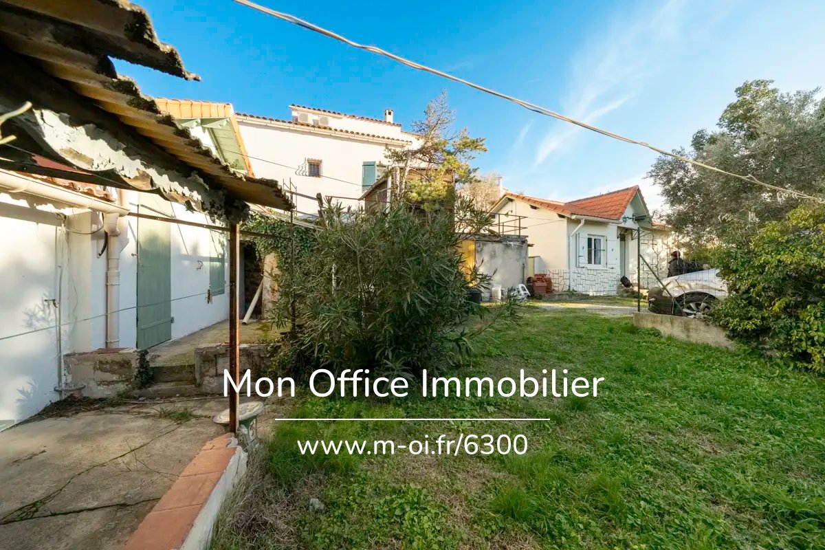 Maison centre ville - Au calme, jardin et garage - 13 330 PELISSANNE — 10