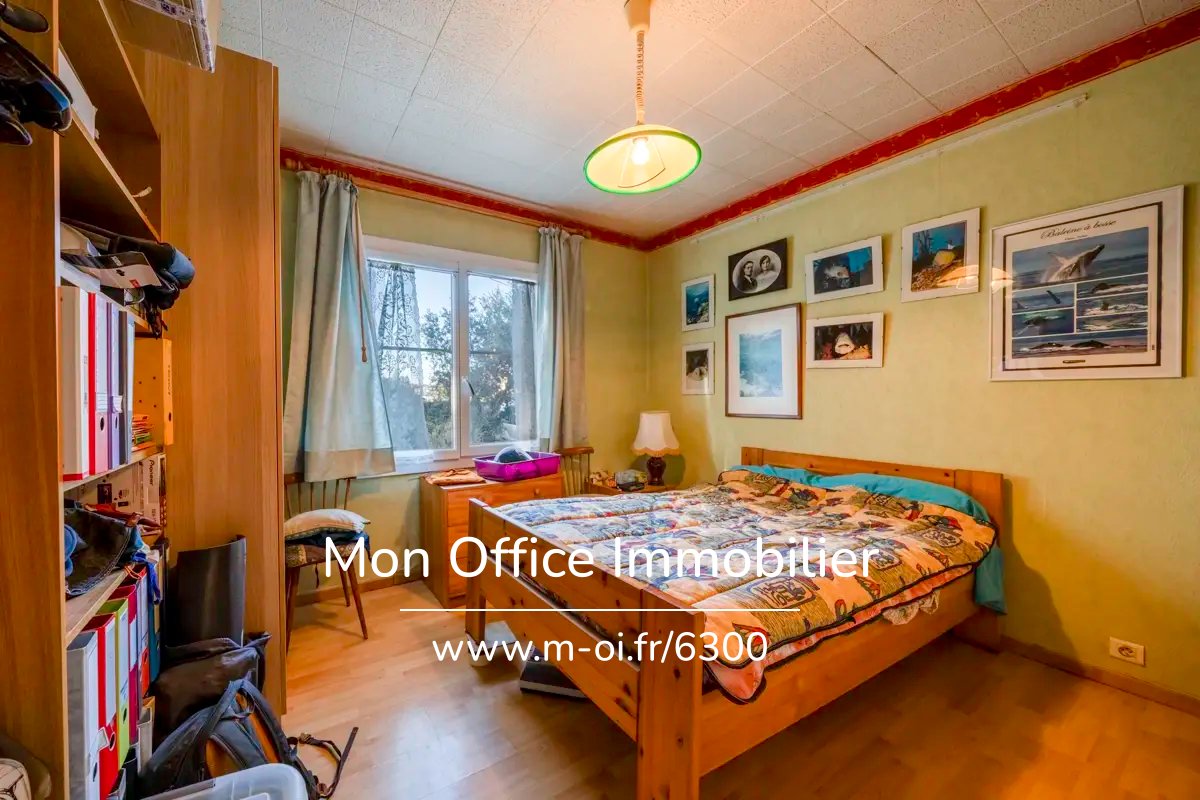 Maison centre ville - Au calme, jardin et garage - 13 330 PELISSANNE — 25