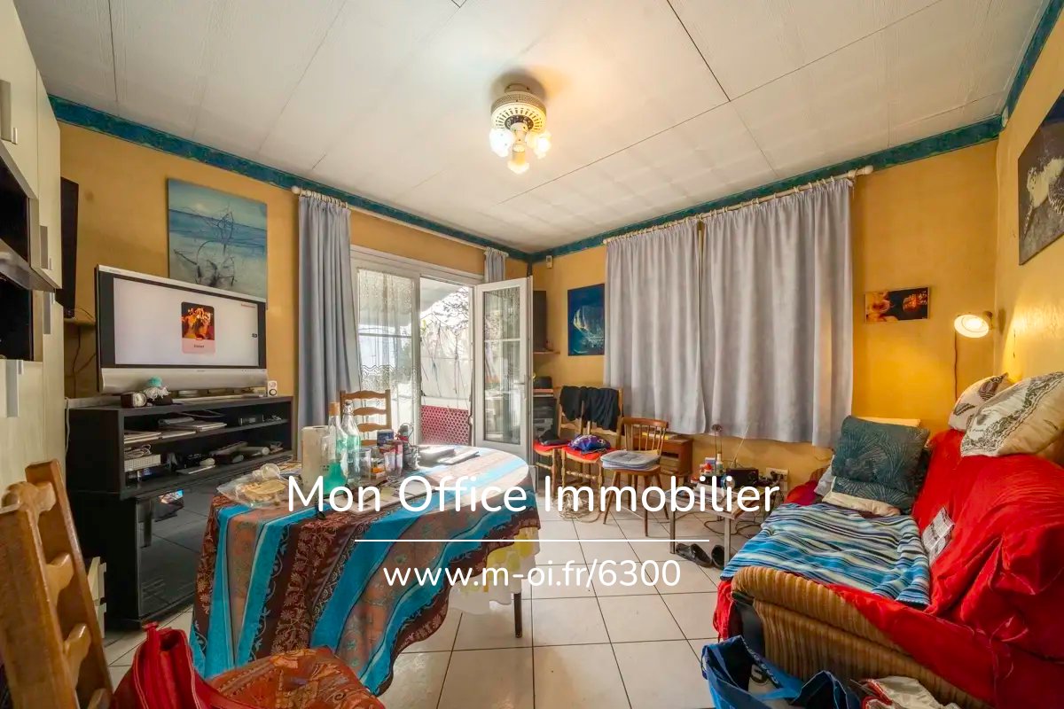 Maison centre ville - Au calme, jardin et garage - 13 330 PELISSANNE — 22
