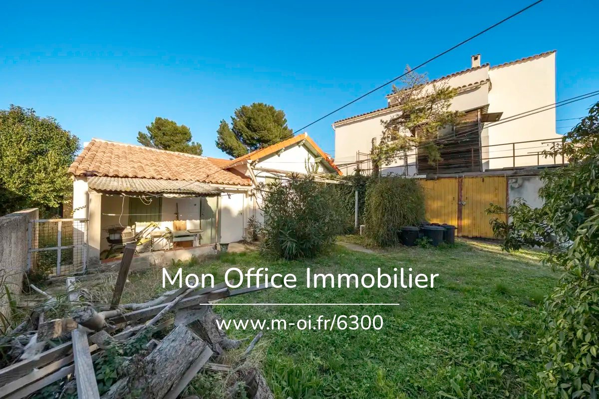 Maison centre ville - Au calme, jardin et garage - 13 330 PELISSANNE — 16