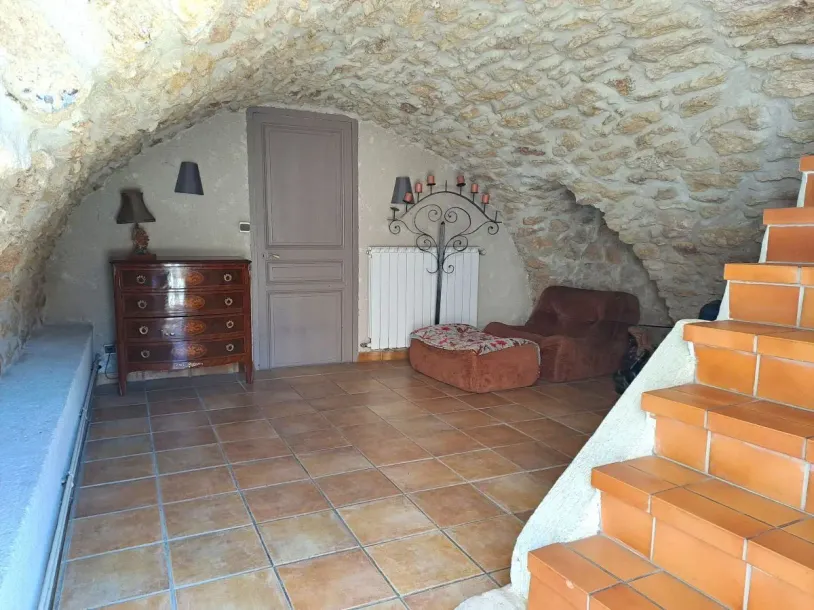 Maison centre ville - Au calme, jardin et garage - 13 330 PELISSANNE — 23