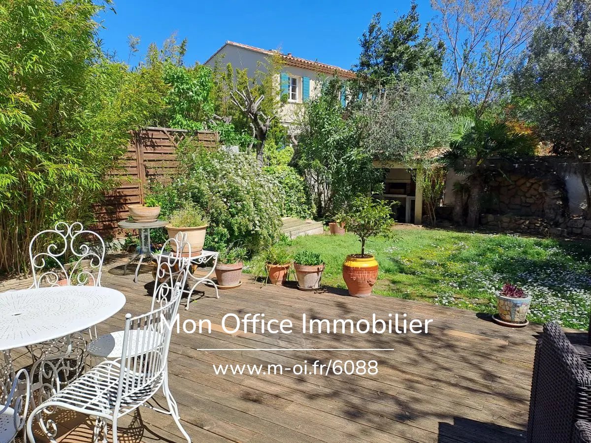 Maison centre ville - Au calme, jardin et garage - 13 330 PELISSANNE — 4