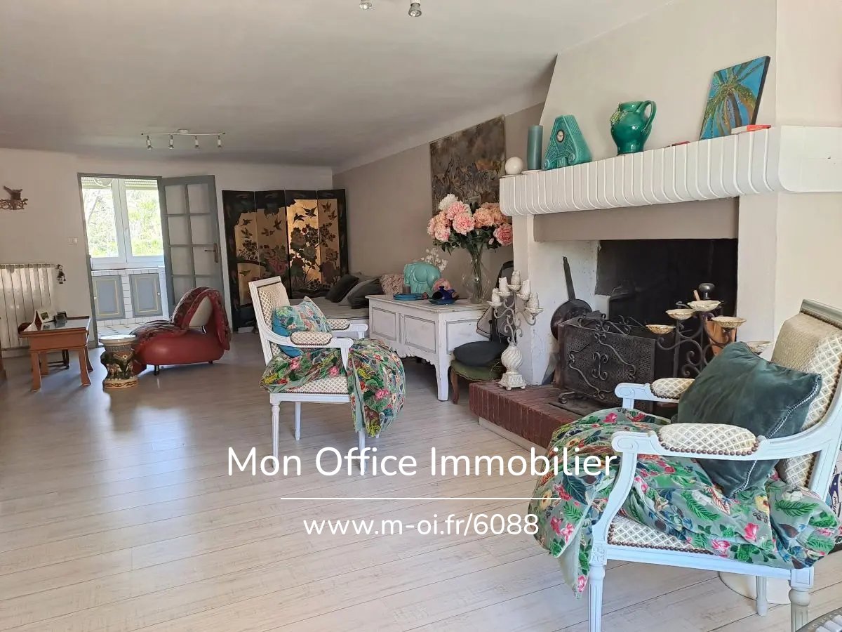 Maison centre ville - Au calme, jardin et garage - 13 330 PELISSANNE — 28
