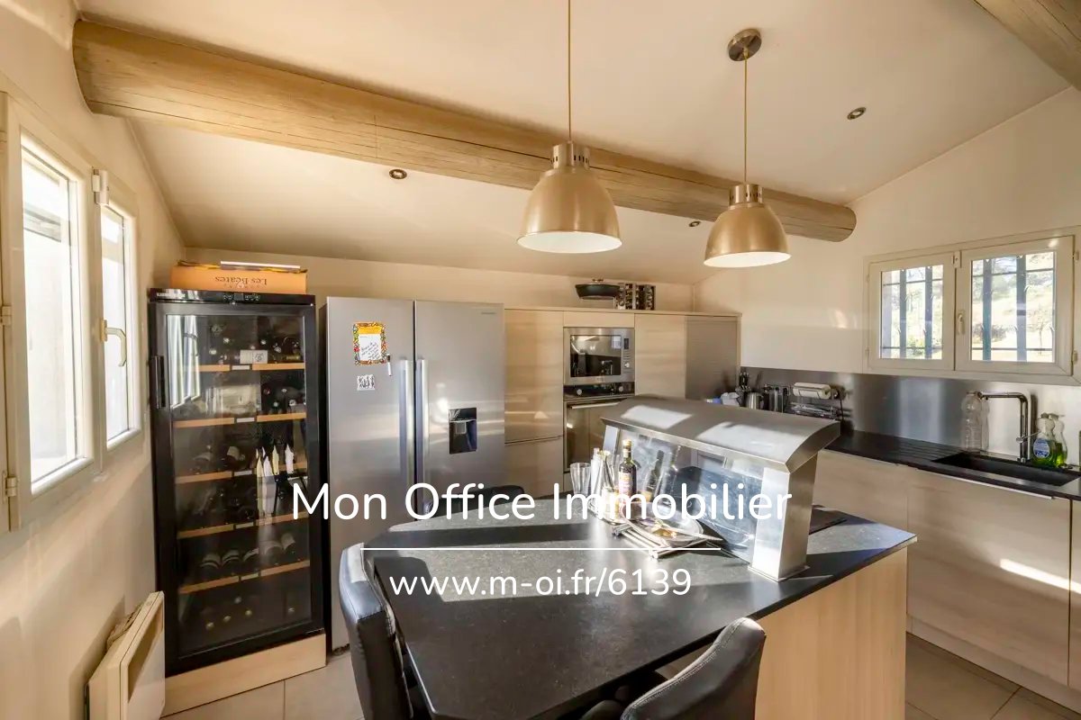 Maison traditionnelle avec piscine sur terrain paysager de 5 129 m² – Lambesc — 28