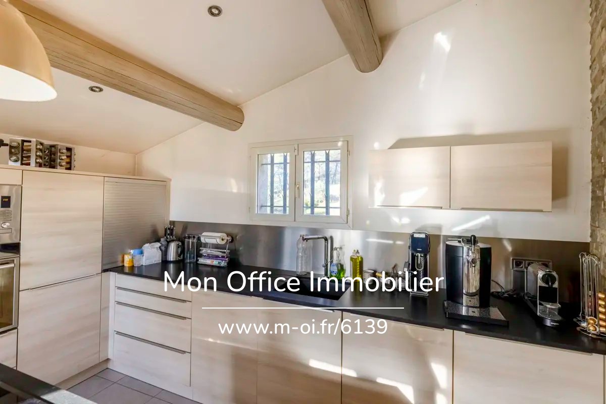 Maison traditionnelle avec piscine sur terrain paysager de 5 129 m² – Lambesc — 25