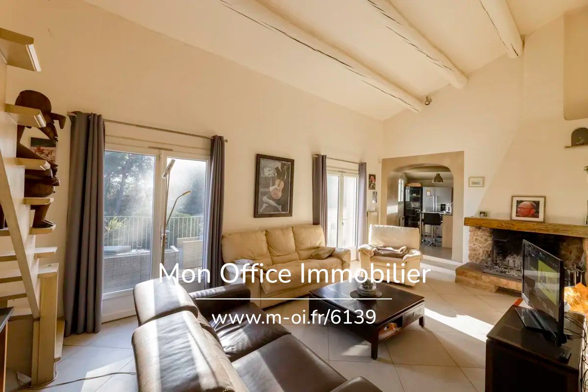 Maison traditionnelle avec piscine sur terrain paysager de 5 129 m² – Lambesc — 22