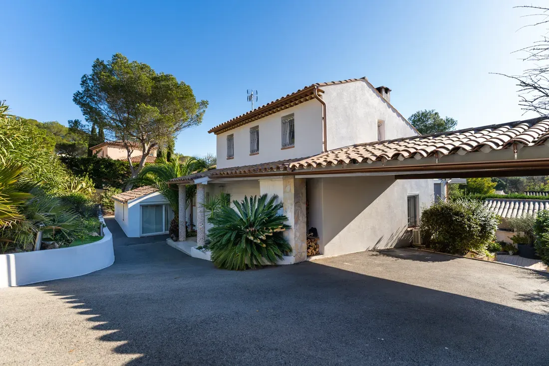 Photo 5 - Sous compromis! Maison 6 pièces à Saint-Raphaël 