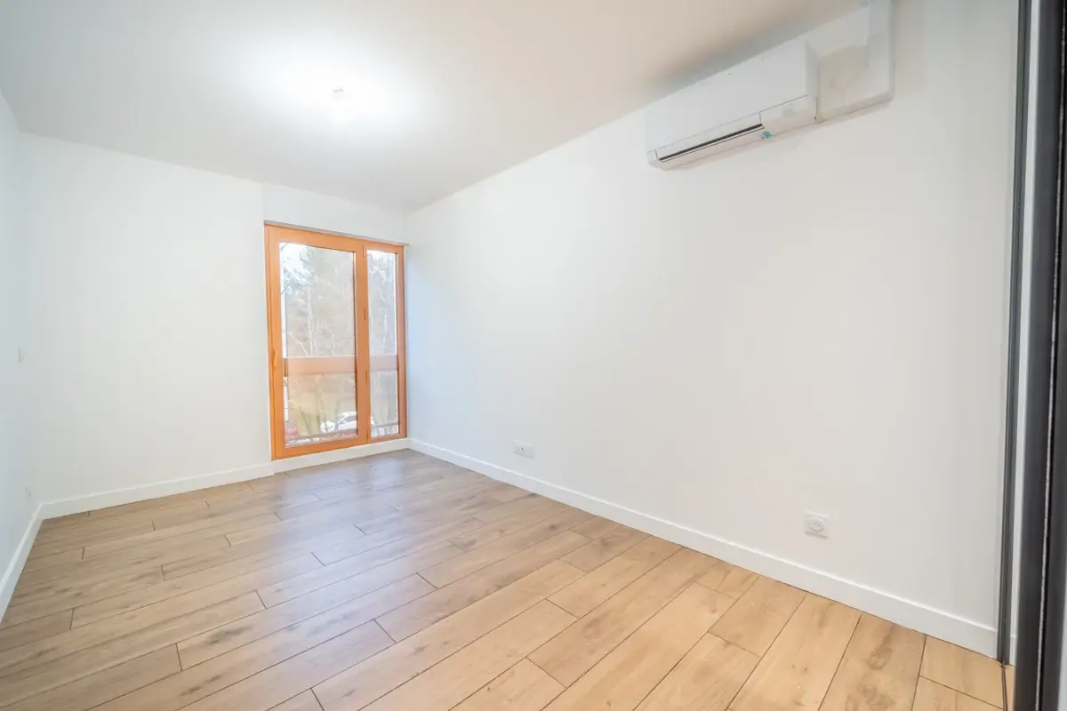 Photo 3 - Appartement 3 pièces rénové - deux balcons - à 5 min du lac