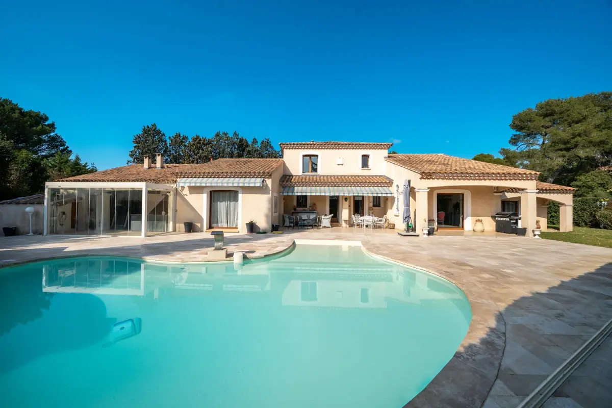 Photo 1 - Maison 7 pièces avec piscine, cuisine d'été et double garage