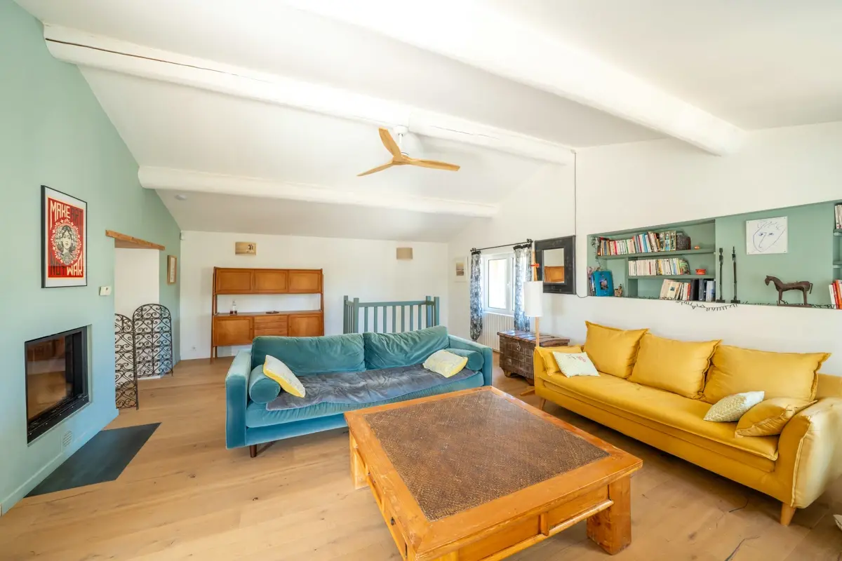 Photo 2 - Maison 8 pièce(s) à Lambesc (13410)