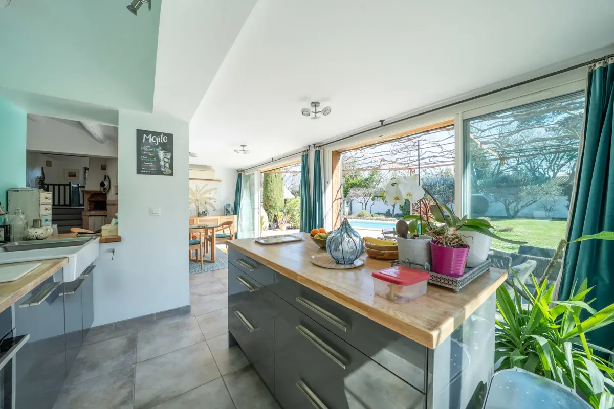 Photo 4 - Maison 8 pièce(s) à Lambesc (13410)