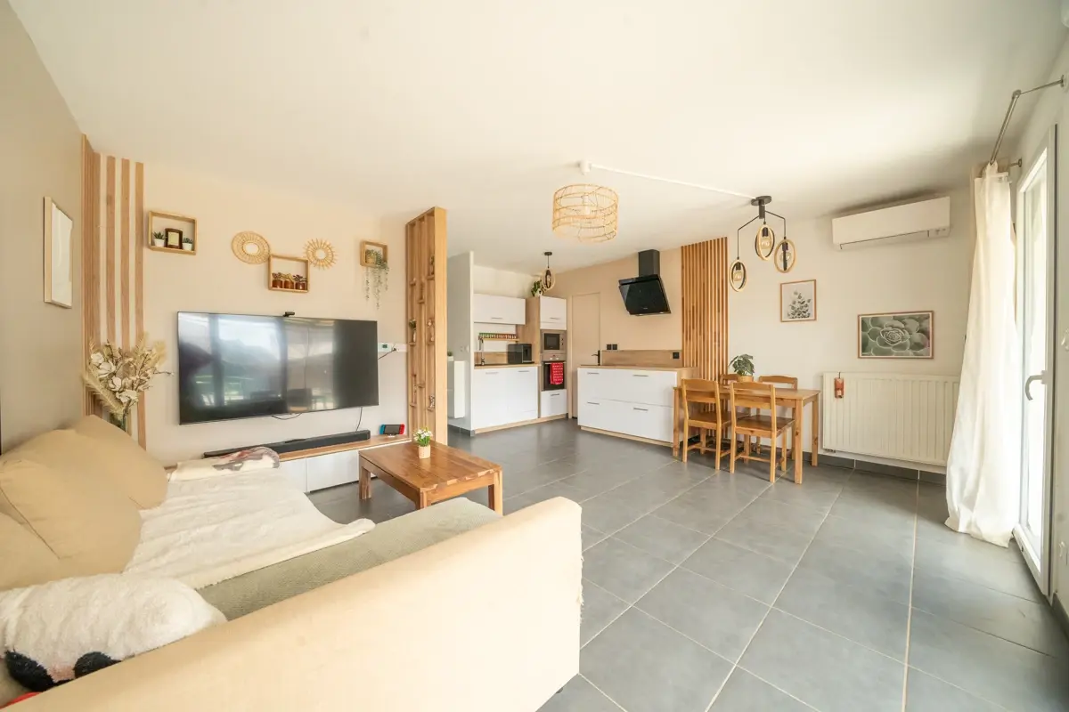 Photo 3 - Maison récente de 68m² avec piscine et jardin à Peyrolles-en-Provence