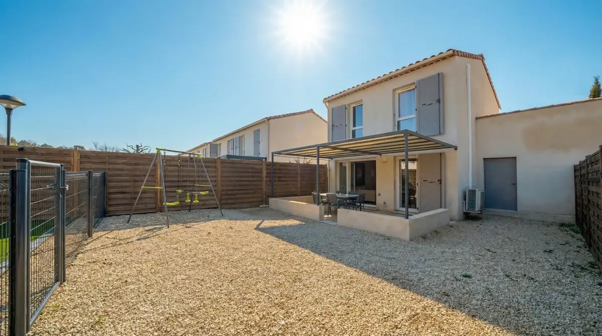 Photo 2 - Maison récente de 68m² avec piscine et jardin à Peyrolles-en-Provence
