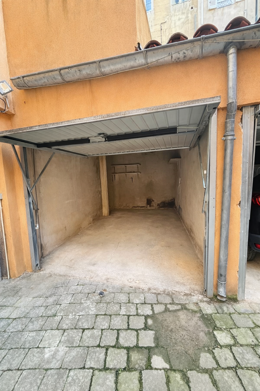 Photo 3 - Parking box secteur Palais de Justice 