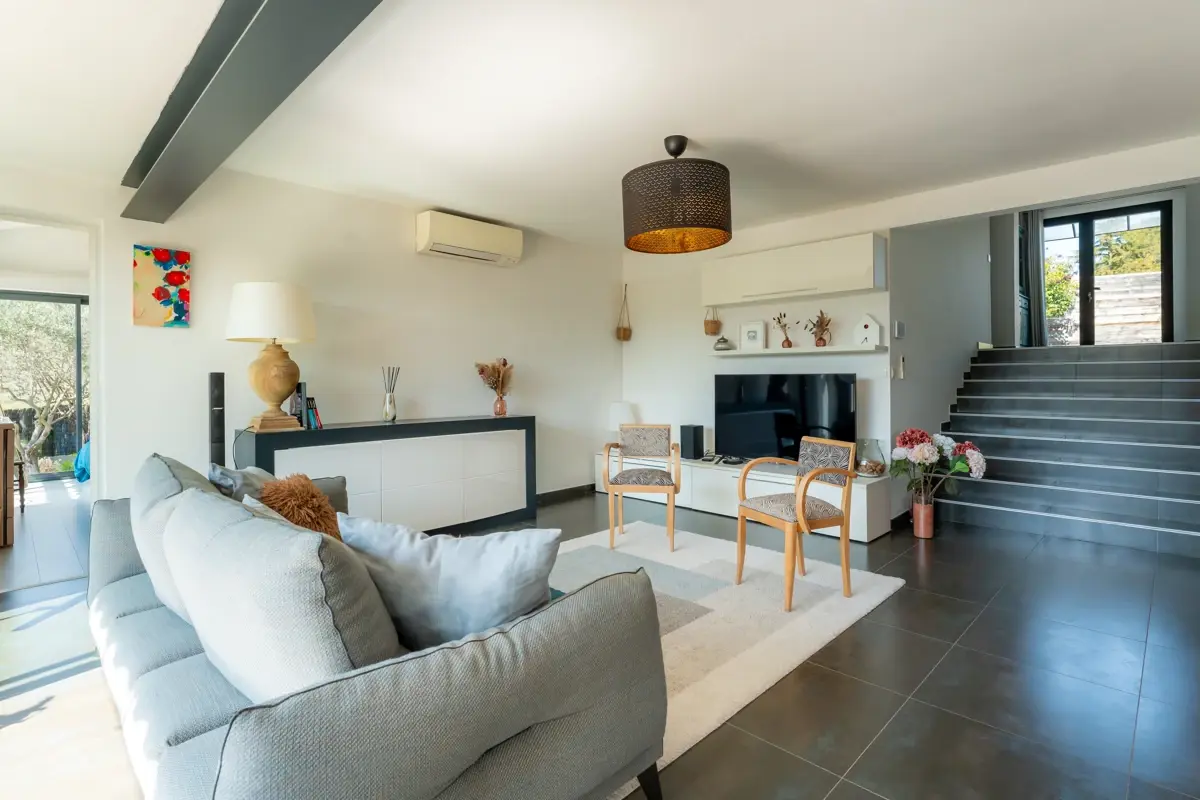 Photo 4 - Maison rénovée 5 pièces avec piscine