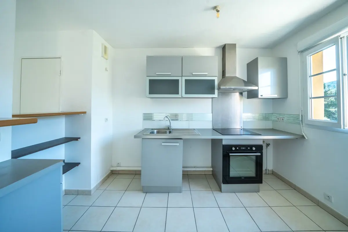 Photo 5 - Appartement 3 pièces avec balcon et box fermé - La Roque d'Anthéron 