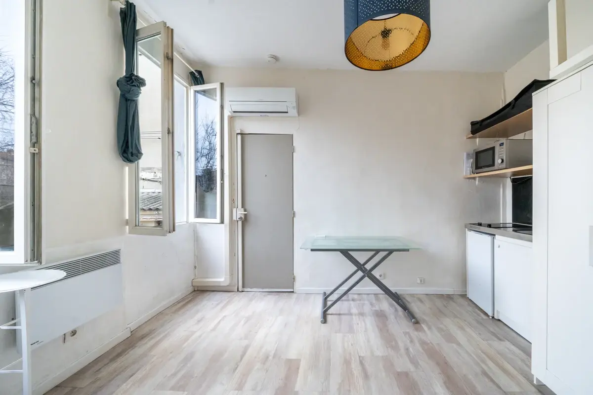 Photo 4 - Appartement une pièce  au premier étage.