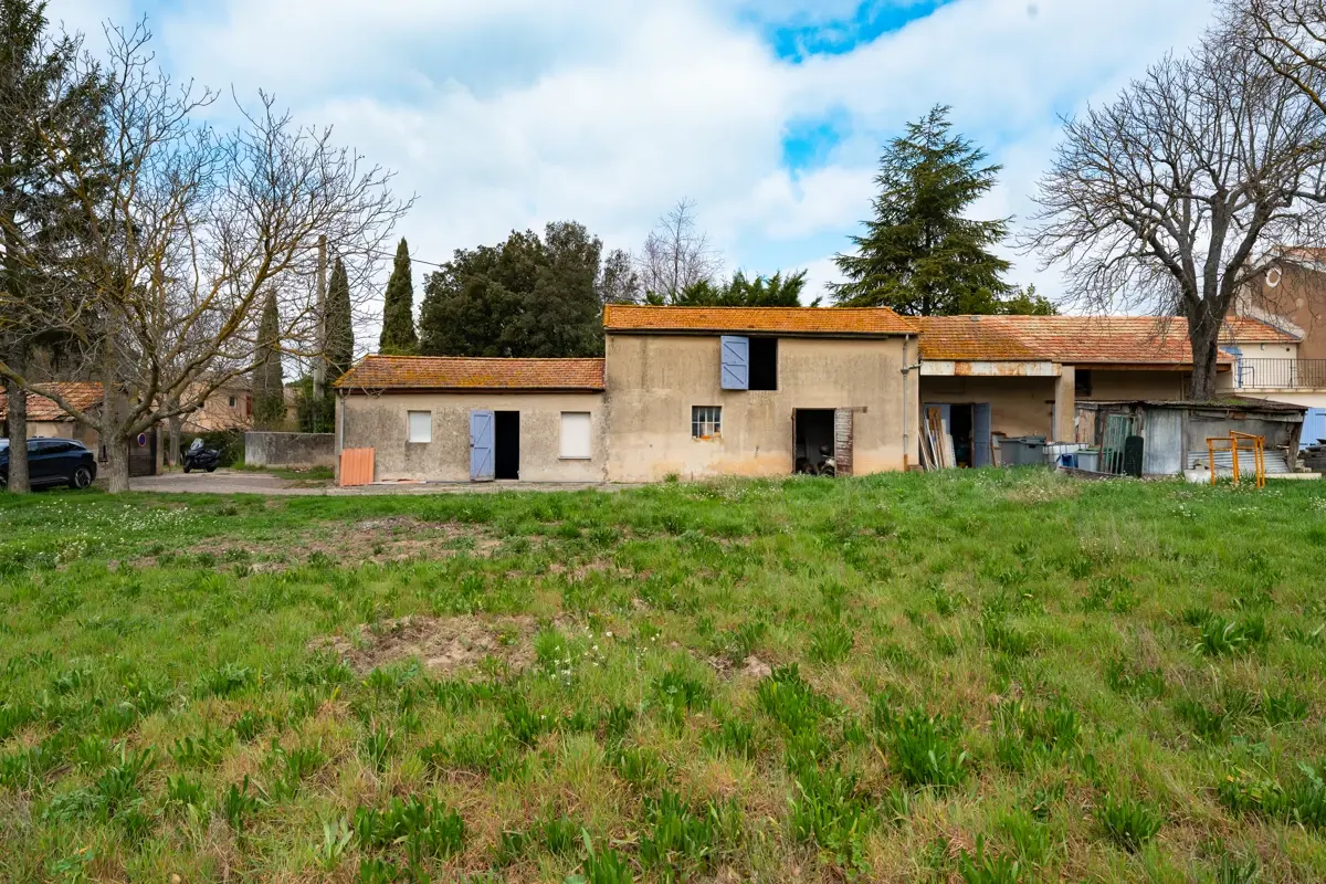 Photo 1 - Bâtisse à réinventer -  Secteur des Platanes 