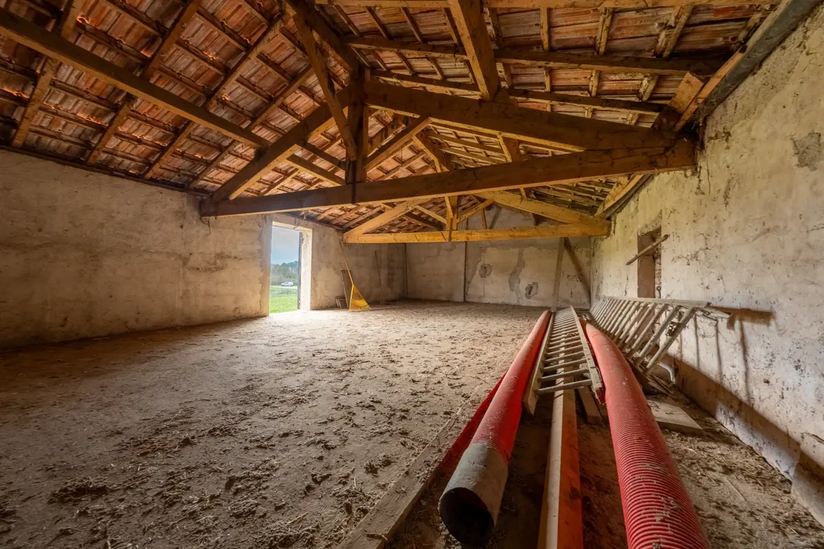 Photo 5 - Bâtisse à réinventer -  Secteur des Platanes 