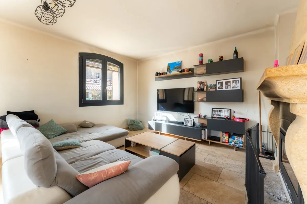 Photo 2 - Maison 4 pièce(s) à Rognes (13840)