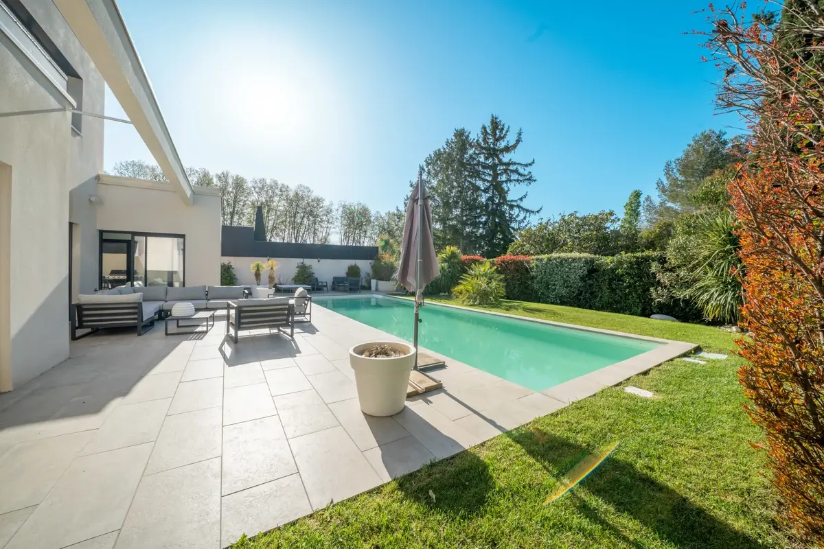 Photo 3 - Villa contemporaine à Saint-Cannat - 4 pièces - piscine - garage