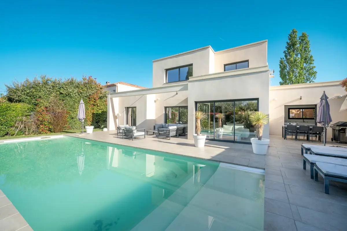 Photo 1 - Villa contemporaine à Saint-Cannat - 4 pièces - piscine - garage