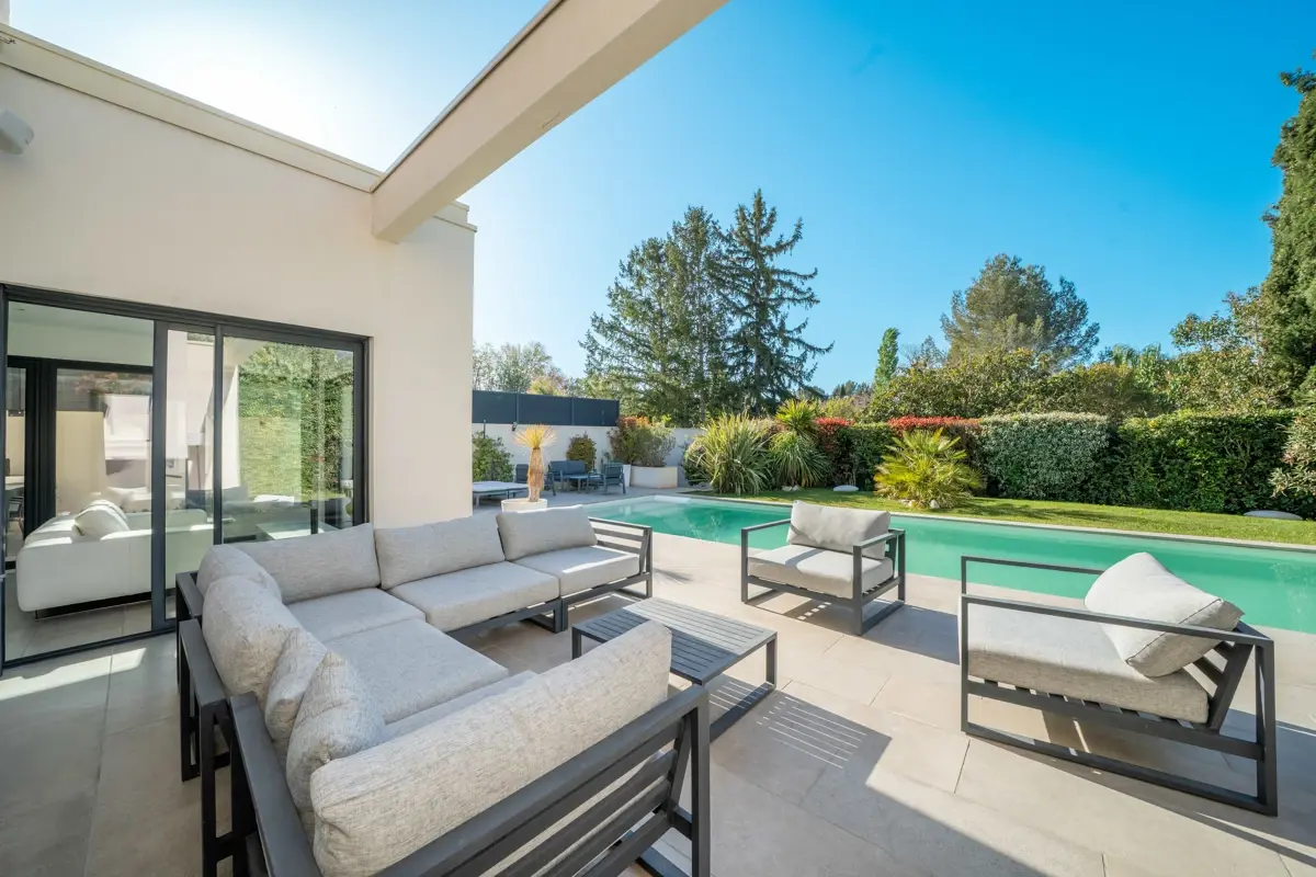 Photo 2 - Villa contemporaine à Saint-Cannat - 4 pièces - piscine - garage
