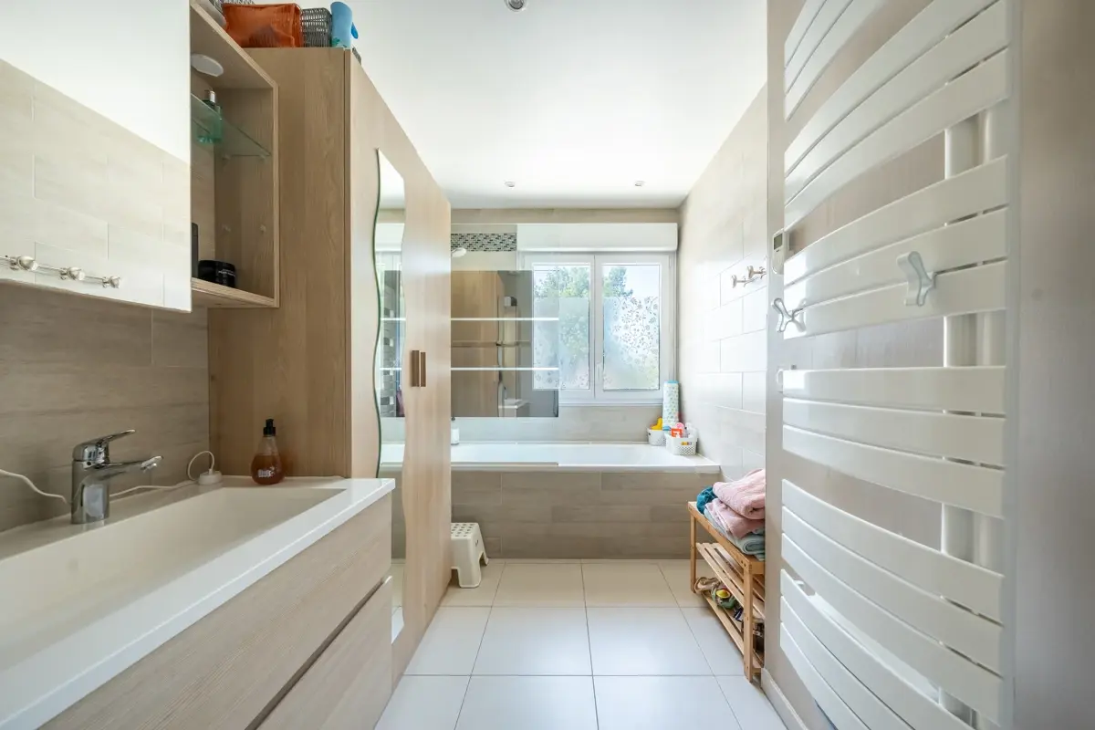 Photo 5 - Maison récente 4 pièces avec jardin, piscine et pergola – Quartier recherché de Pertuis