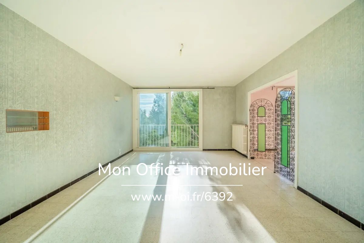 Appartement 4 pièces dernier étage dans une résidence fermée et sécurisée. — 4