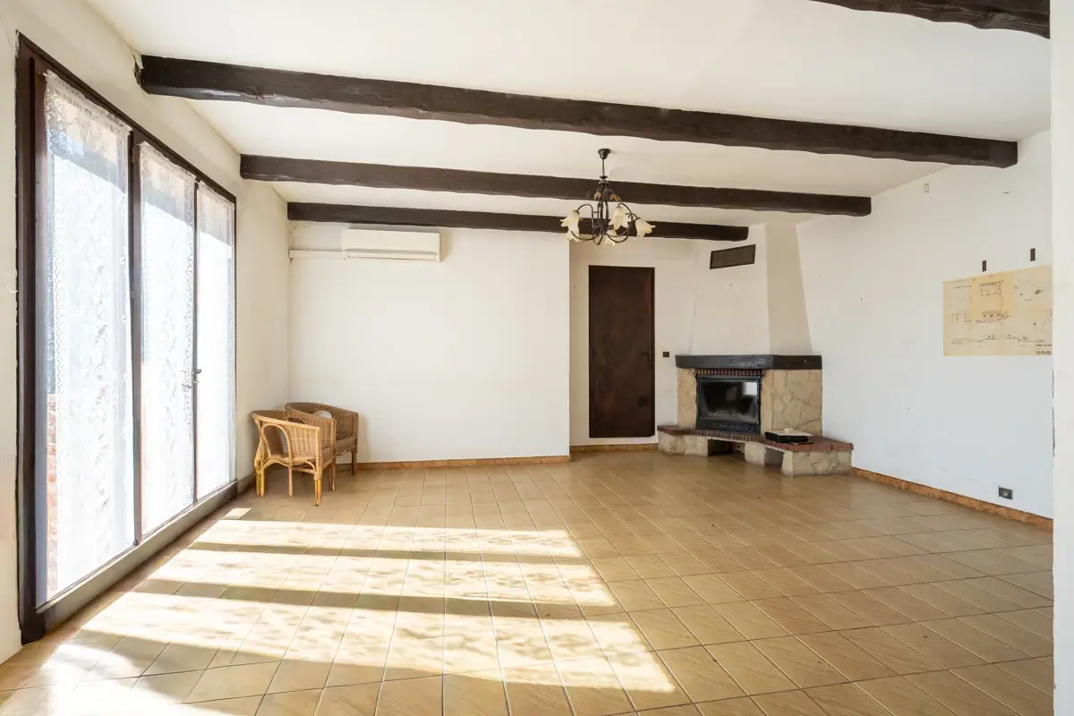 Photo 5 - Éguilles – Propriété à réinventer sur 2 500 m² de terrain avec piscine !