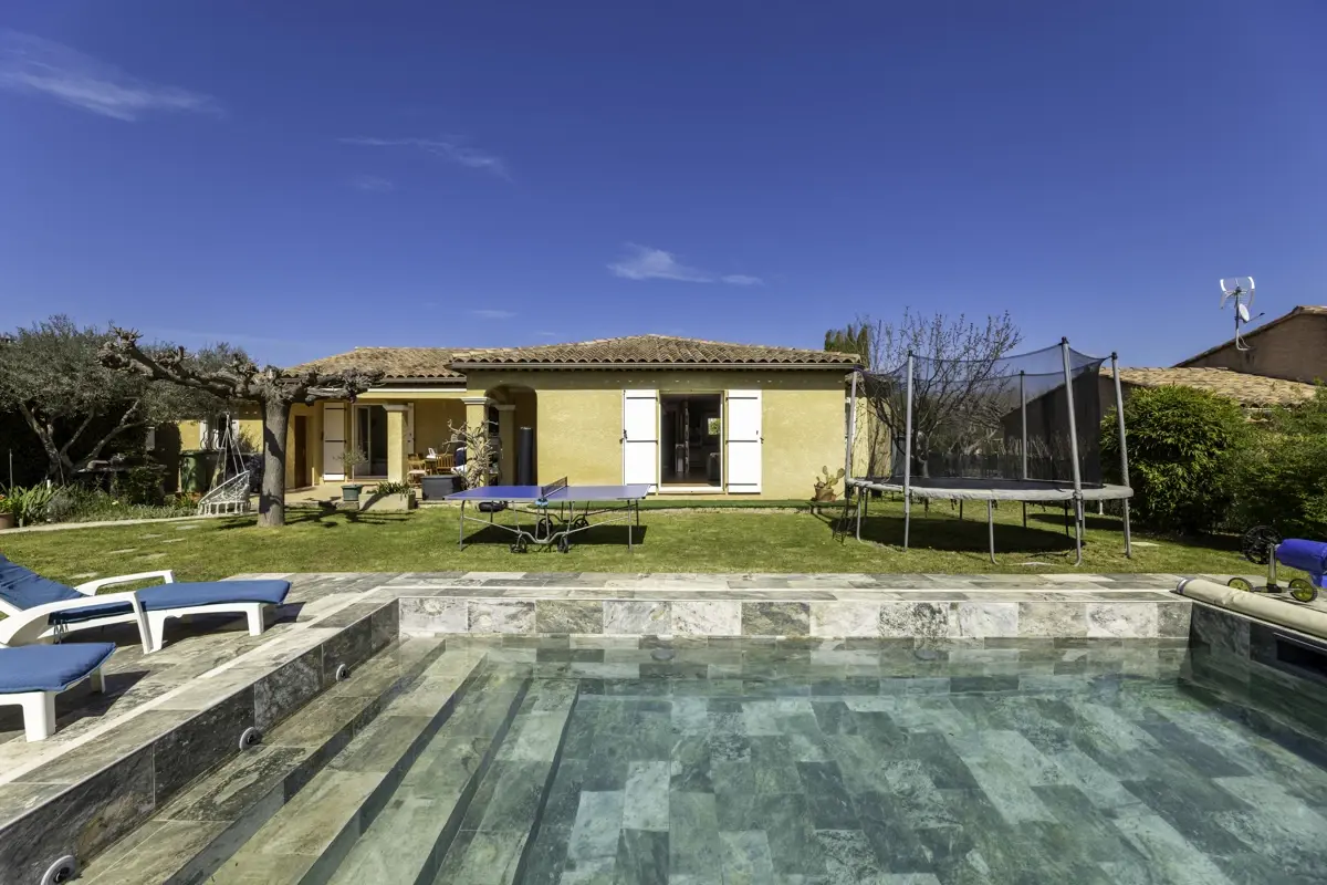 Photo 1 - Élégante maison avec piscine dans un cadre paisible