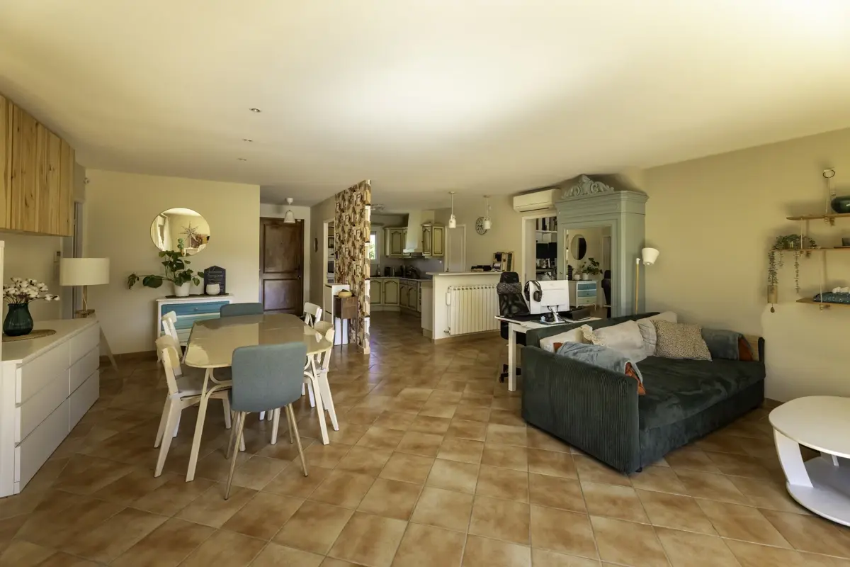 Photo 5 - Élégante maison avec piscine dans un cadre paisible