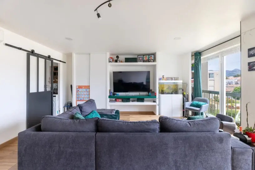 Maison 11 pièces de 350m2 sur 3000m2 de terrain à Mimet — 15